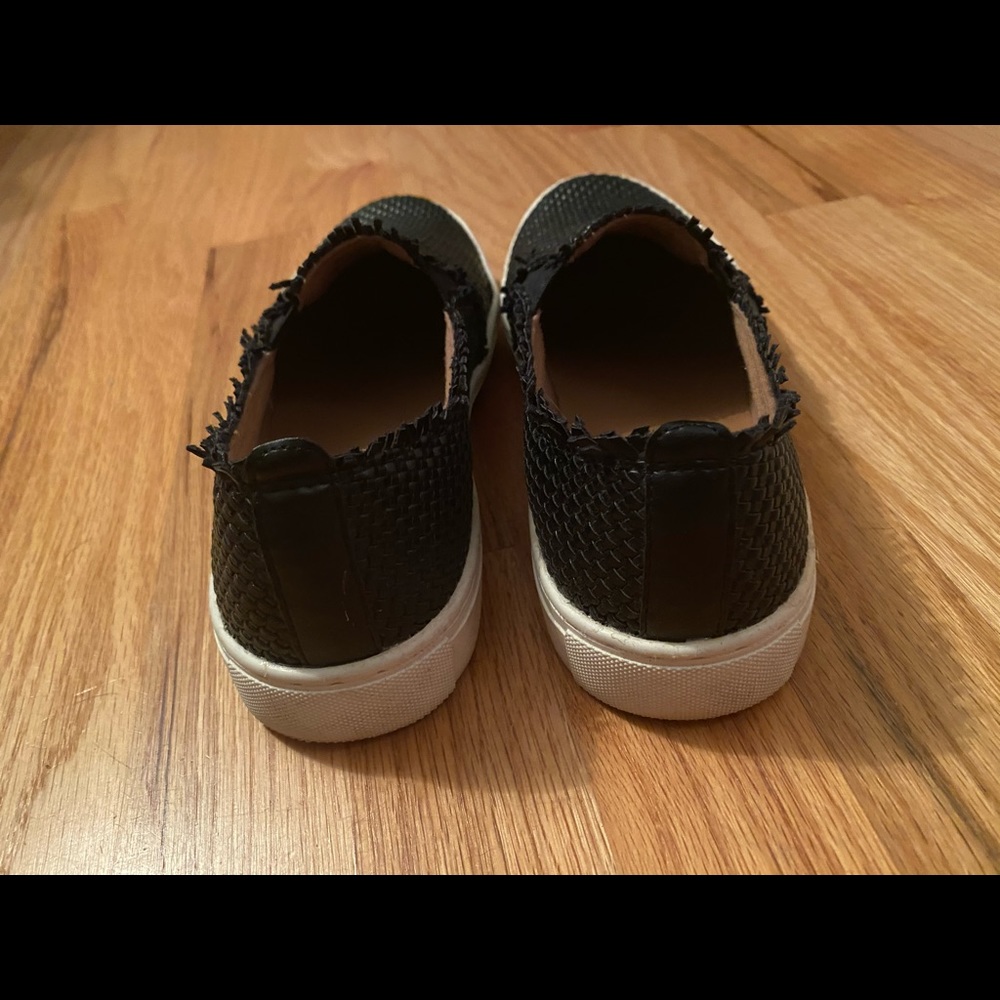 Indigo Rd. Leather Slip on sneaker. 7 - Picture 4 of 5